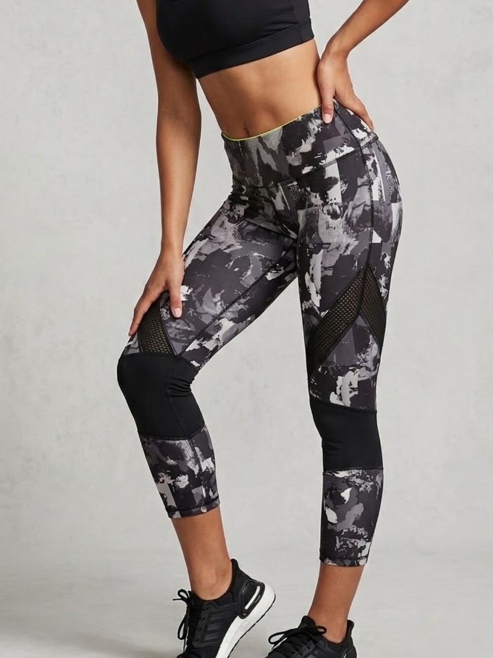 Women's Black & Gray Printed Capri Leggings with Neon Waistband